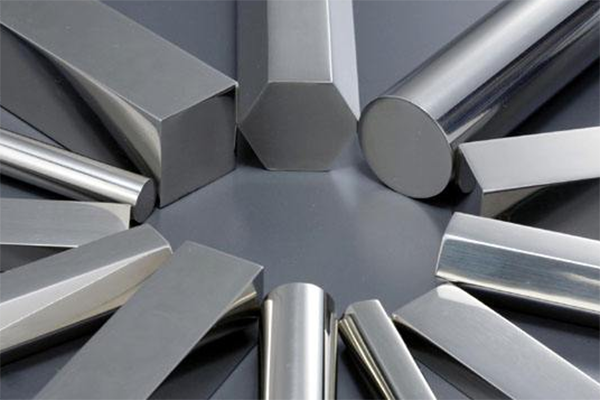 The difference between carbon steel and stainless steel